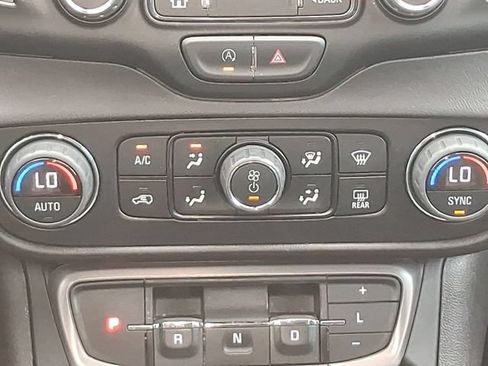 Used 2024 GMC Terrain AT4 w/ Tech Package AWD/4WD image 5