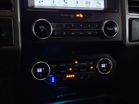 Used 2019 Ford Expedition XLT w/ Equipment Group 202A AWD/4WD image 24