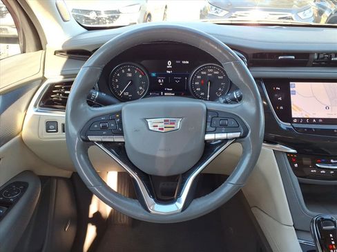 Used 2020 Cadillac XT6 Premium Luxury image 18