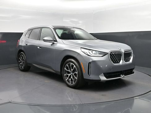 Certified 2025 BMW X3 xDrive30i w/ Premium Package AWD/4WD image 9