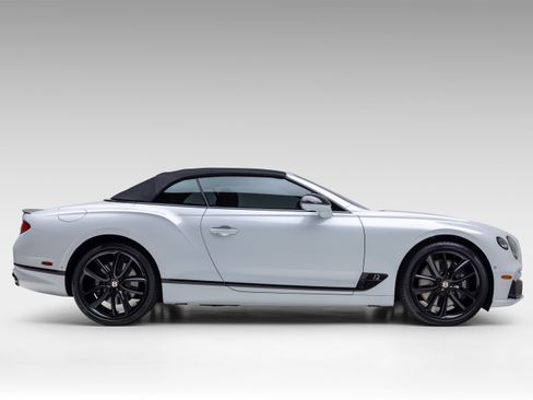 Used 2020 Bentley Continental GT image 11