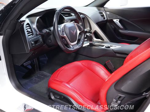 Used 2018 Chevrolet Corvette Stingray Convertible w/ 1LT RWD image 4
