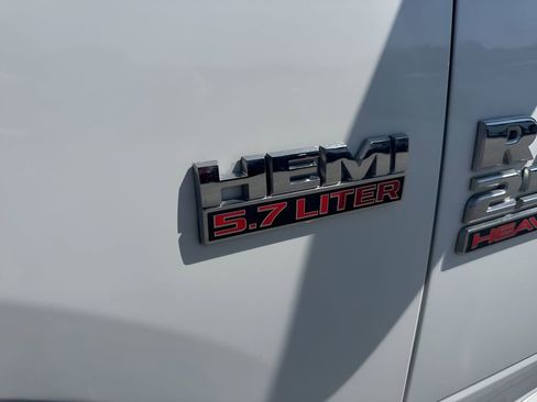 Used 2014 RAM 2500 SLT RWD image 32