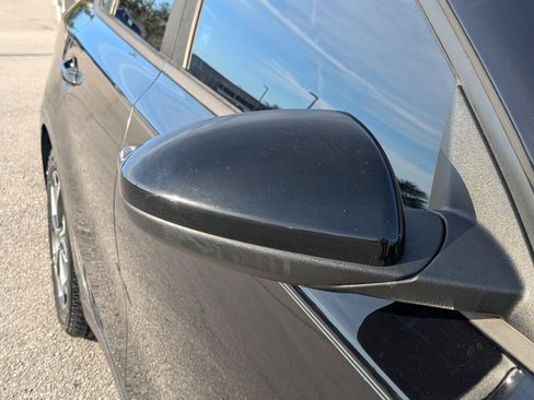 Used 2019 Kia Forte LXS image 14