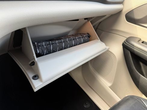 Used 2022 Chrysler Pacifica Touring-L image 21
