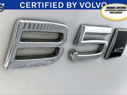 Certified 2025 Volvo XC40 B5 Plus image 42