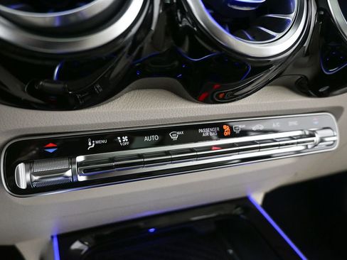 New 2026 Mercedes-Benz GLB 250 4MATIC image 14