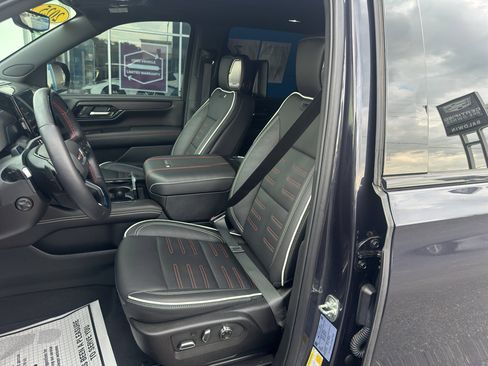 Used 2025 GMC Yukon AT4 Ultimate image 11