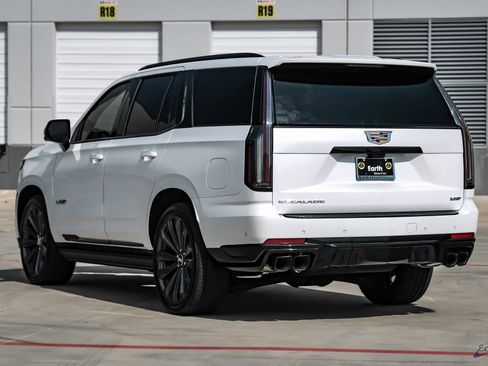 Used 2025 Cadillac Escalade V w/ LPO, Floor Liner Package image 8