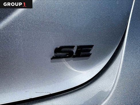 Used 2019 Toyota Camry SE image 10