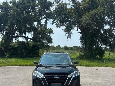 Used 2024 Nissan Kicks SV FWD image 9