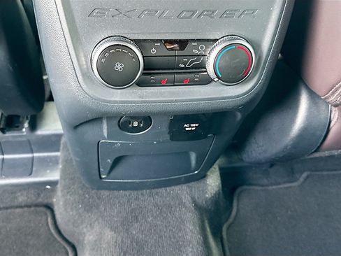 Used 2025 Ford Explorer Platinum RWD image 20