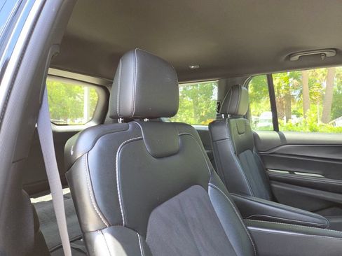 Used 2024 Jeep Grand Cherokee L Altitude RWD image 19