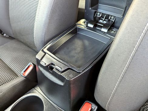 Used 2018 Toyota Corolla iM image 27