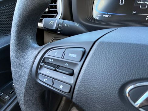 Used 2025 Hyundai Venue SE image 20