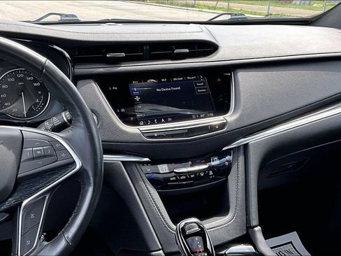 Used 2023 Cadillac XT5 Premium Luxury w/ LPO, Floor Liner Package AWD/4WD image 6
