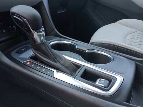 Used 2023 Chevrolet Equinox LT w/ Driver Convenience Package image 26