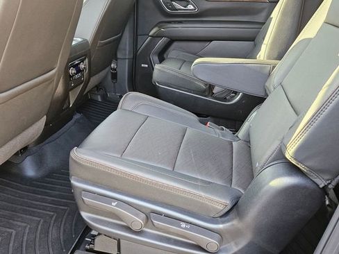 Used 2024 Chevrolet Suburban High Country AWD/4WD image 17