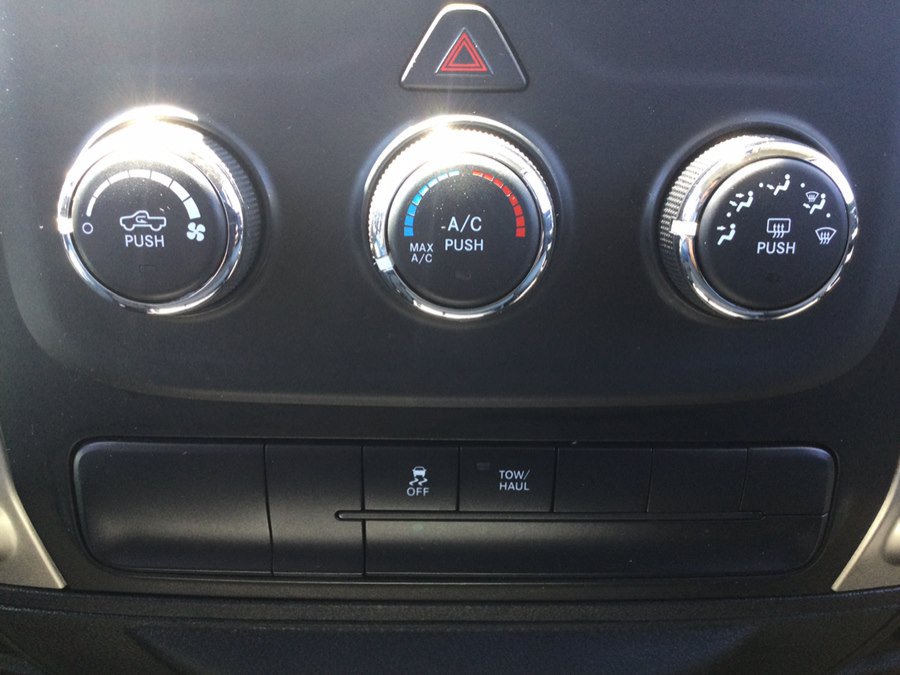 Used 2019 RAM 1500 Classic SLT AWD/4WD image 30