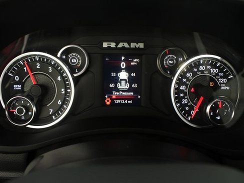 Used 2024 RAM 2500 Big Horn w/ Bed Utility Group image 11