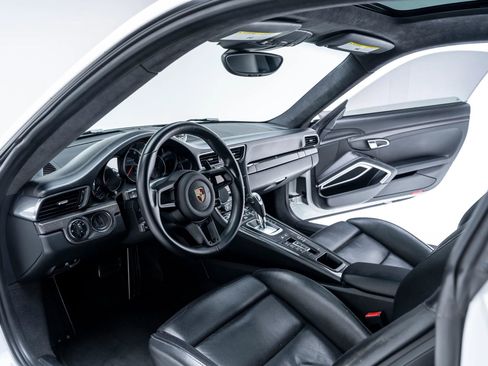Used 2014 Porsche 911 Turbo S AWD/4WD image 38