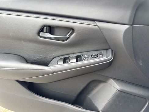 Used 2024 Nissan Sentra S FWD image 14