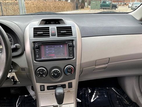 Used 2013 Toyota Corolla LE w/ Premium Pkg image 19