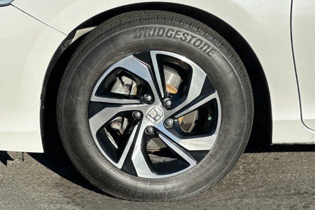 Used 2017 Honda Accord LX image 27