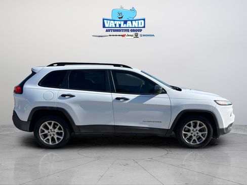 Used 2015 Jeep Cherokee Sport w/ Sport Appearance Group FWD image 6