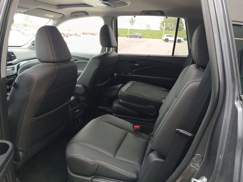 Used 2022 Honda Pilot Touring image 8