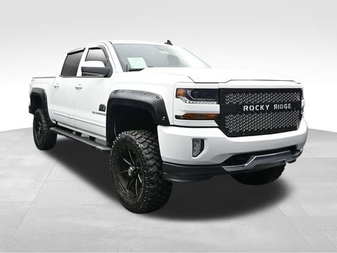 Used 2018 Chevrolet Silverado 1500 LT w/ All Star Edition AWD/4WD image 7