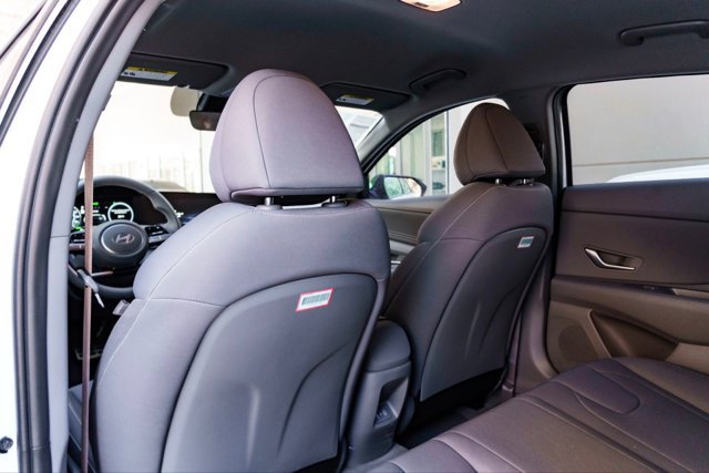 New 2025 Hyundai Elantra SEL FWD image 45