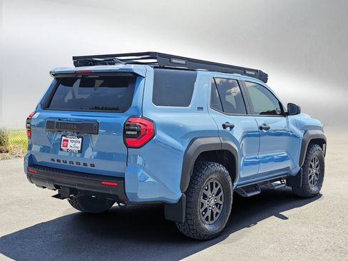 Used 2025 Toyota 4Runner SR5 AWD/4WD image 5