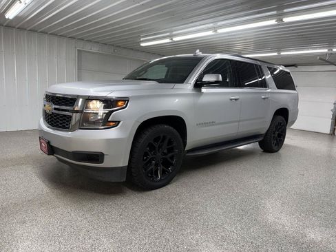 Used 2018 Chevrolet Suburban LT AWD/4WD image 4