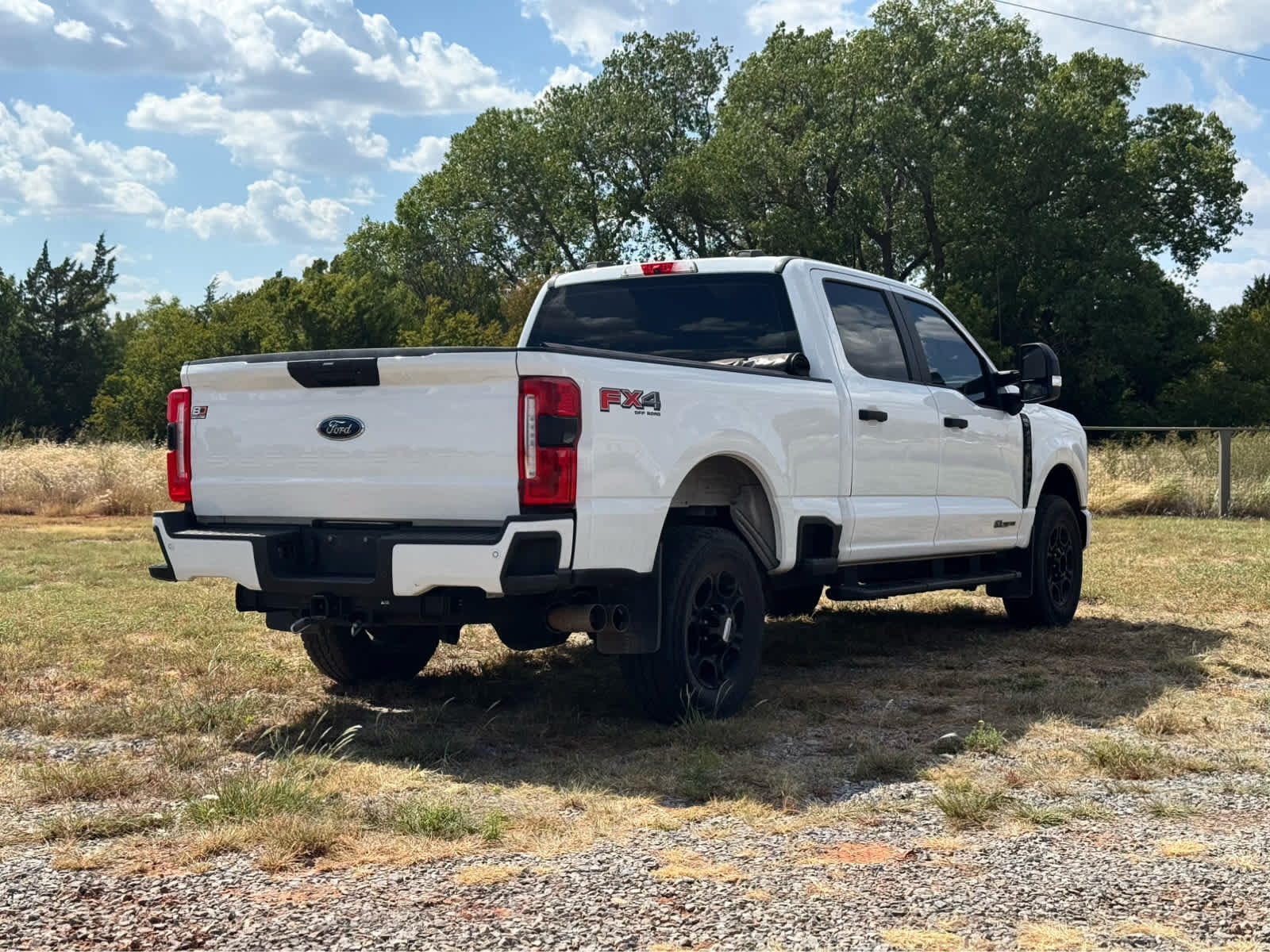 Used 2023 Ford F250 XL w/ STX Appearance Package AWD/4WD image 3