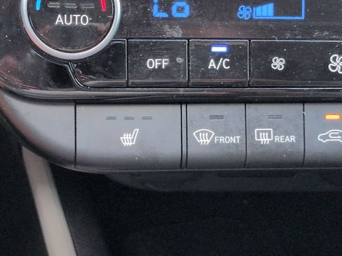 Used 2024 Hyundai Elantra Limited FWD image 21