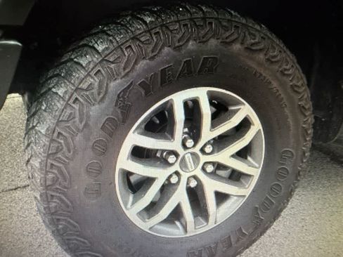 Used 2018 Ford F150 Raptor w/ Equipment Group 802A Luxury AWD/4WD image 10