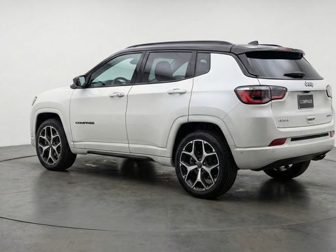 Used 2025 Jeep Compass Limited image 6