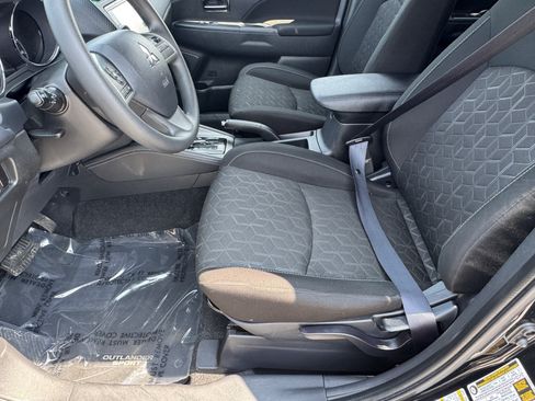 Used 2025 Mitsubishi Outlander Sport AWD image 9