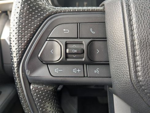 Used 2024 Toyota Tacoma SR5 AWD/4WD image 17