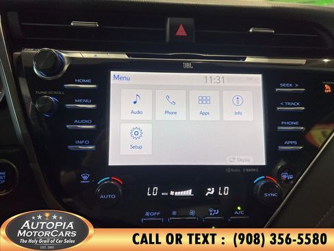 Used 2018 Toyota Camry XLE FWD image 28