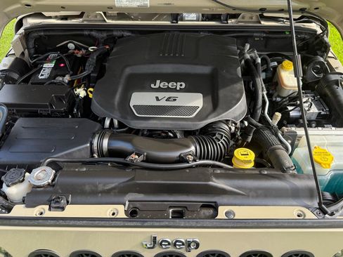 Used 2017 Jeep Wrangler Unlimited Sport image 28