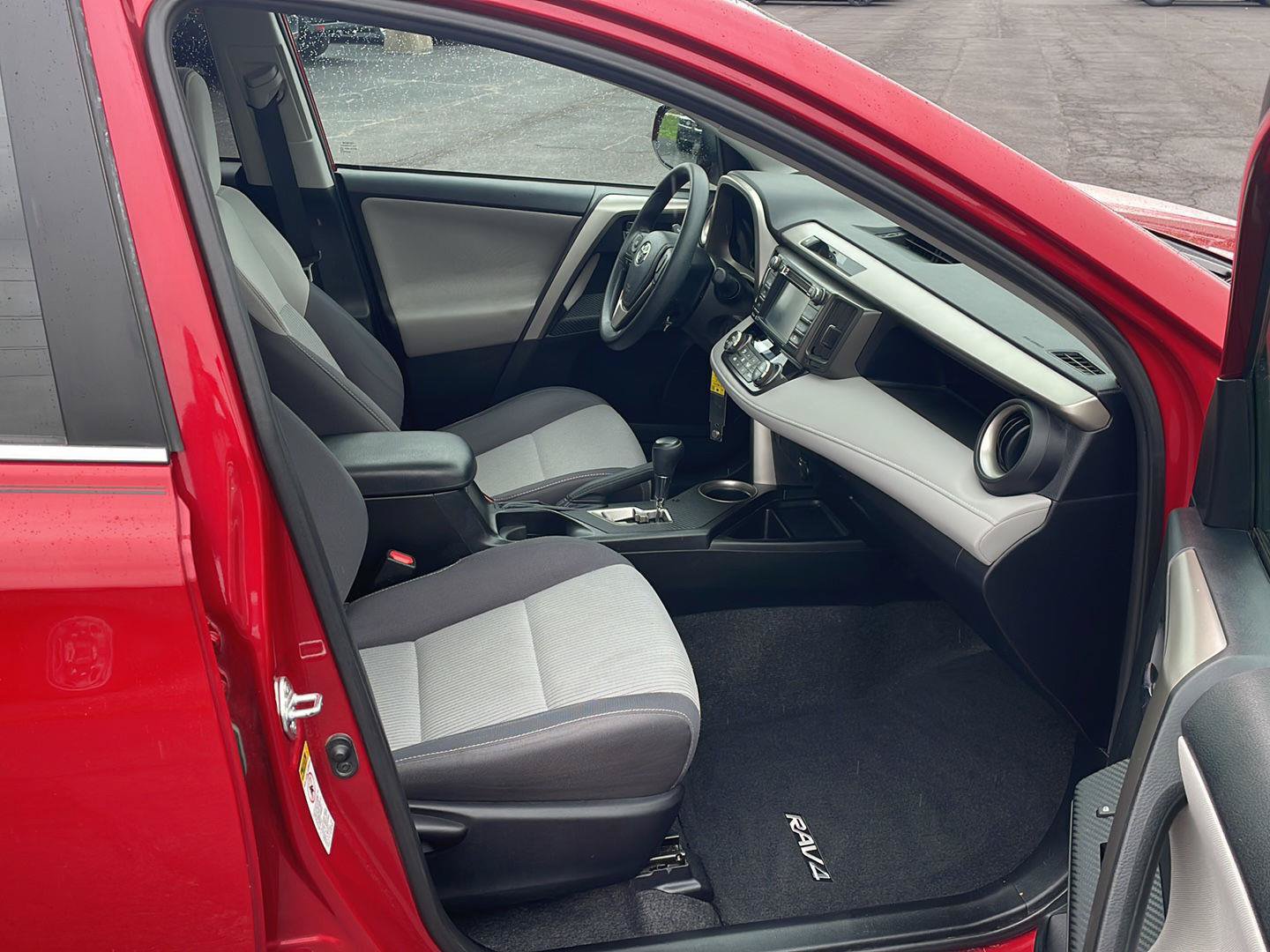 Used 2014 Toyota RAV4 XLE FWD image 25