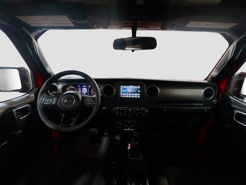 Used 2023 Jeep Gladiator Willys image 15