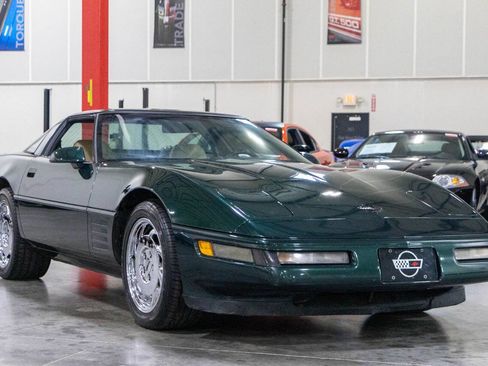 Used 1994 Chevrolet Corvette Coupe RWD image 8