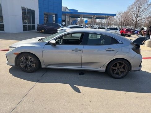 Used 2018 Honda Civic EX image 8