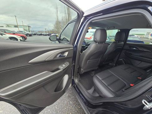Used 2021 Chevrolet TrailBlazer LT w/ Premium Seating Package AWD/4WD image 19