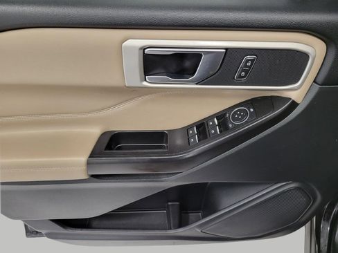 Used 2020 Ford Explorer XLT w/ Equipment Group 202A image 29