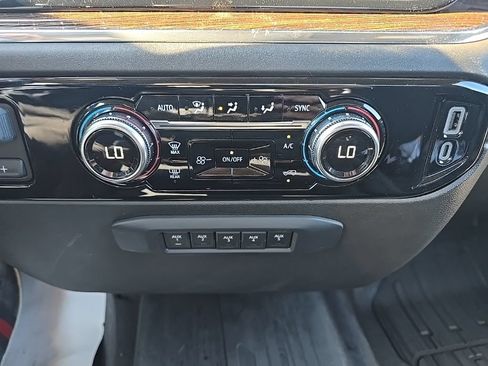 Used 2024 GMC Sierra 3500 SLE w/ SLE Convenience Package AWD/4WD image 23
