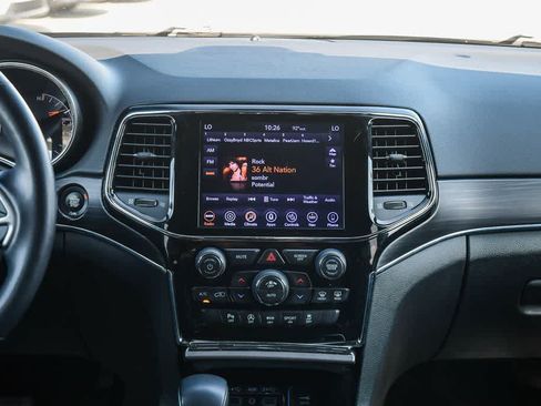 Used 2019 Jeep Grand Cherokee Limited AWD/4WD image 13